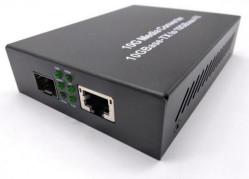 10G Unmanaged Media Converter z portem SFP+ i RJ45