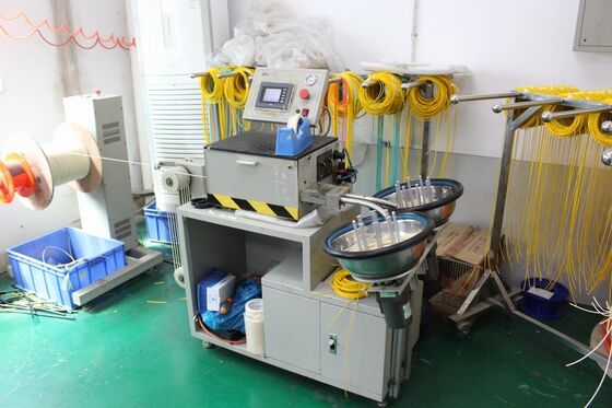 Kabel krosowy SC/APC-SC/APC Simplex z niską stratą wtrąceniową, wysoką stratą odbiciową i niestandardową długością