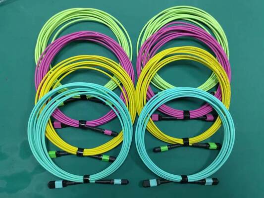 Kabel krosowy światłowodowy MPO MTP wielordzeniowy, wstępnie zakończony, do zastosowań w centrach danych o dużej gęstości
