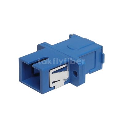 Adapter SC Simplex. Łatwa instalacja i odporność na wysokie i niskie temperatury. Połączenie światłowodowe dla maksymalnej transmisji mocy.