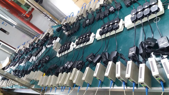 1000BASE-T miedziany nadajnik SFP z prędkością 1,25 Gbps, zasięgiem 100 m i niskim EMI