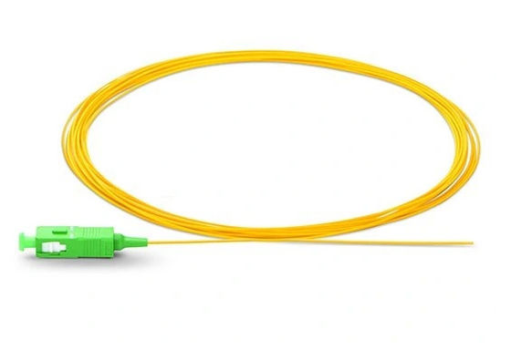 SC / APC OS2 jednomodowy 2,0 mm G652D Pigtail światłowodowy w żółtej kurtce FTTx