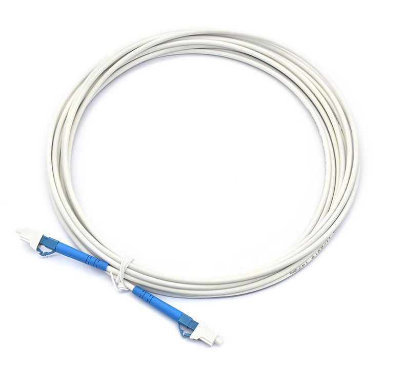 Niskie straty wstawiania LC Patch Cord Kabel włóknisty Duplex Simplex Biały płaszcz Kolor niebieski