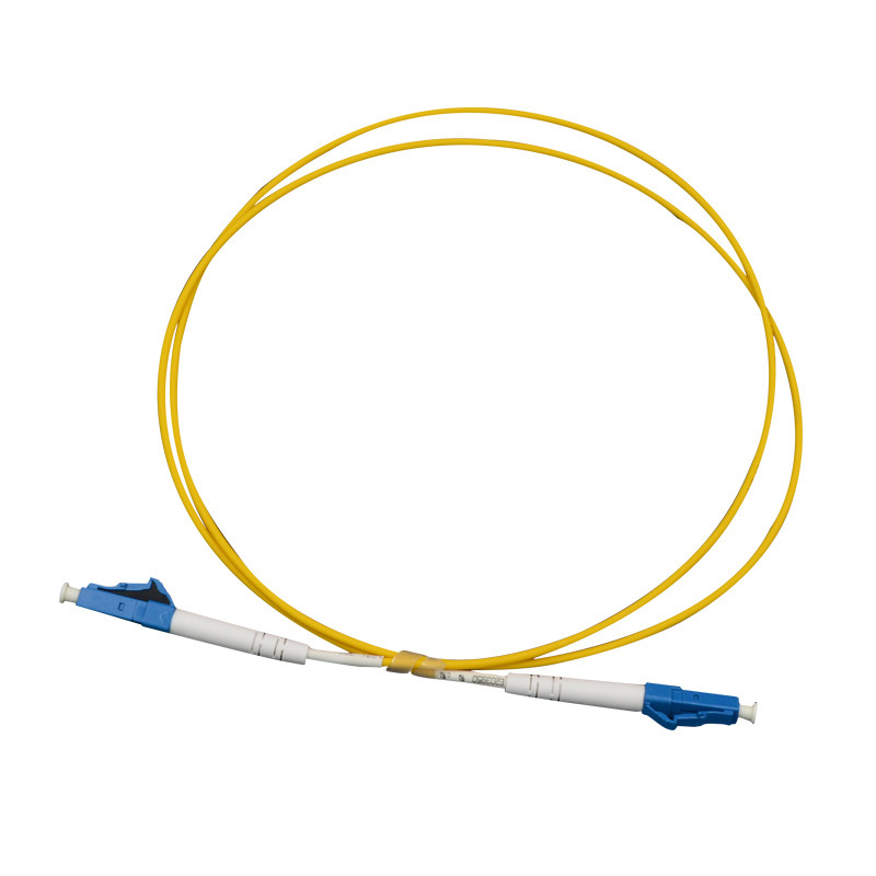 Błękitne/beżowe włókna optyczne Patchcord Typ polerowania ≤0,3dB Strata wstawienia Średnica włókna 9/125um