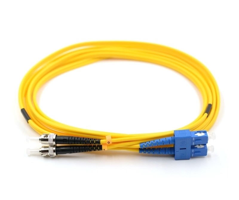 3.0mm Włókno optyczne patchcord z OFNP kabli UPC / APC polerowania dostosowane długości