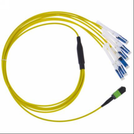 Połączenia LC/UPC i SC/APC MPO-CS patch cord do płynnego przesyłania danych