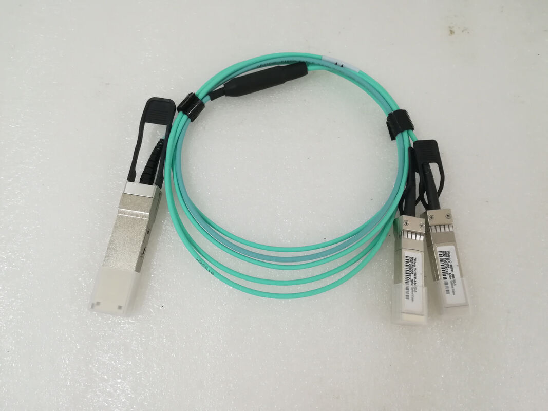 Aktywne kable optyczne Włókno AOC 40G QSFP+ 2x10 SFP+ dla centrów danych